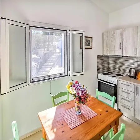 아파트호텔 Elena 칼라미